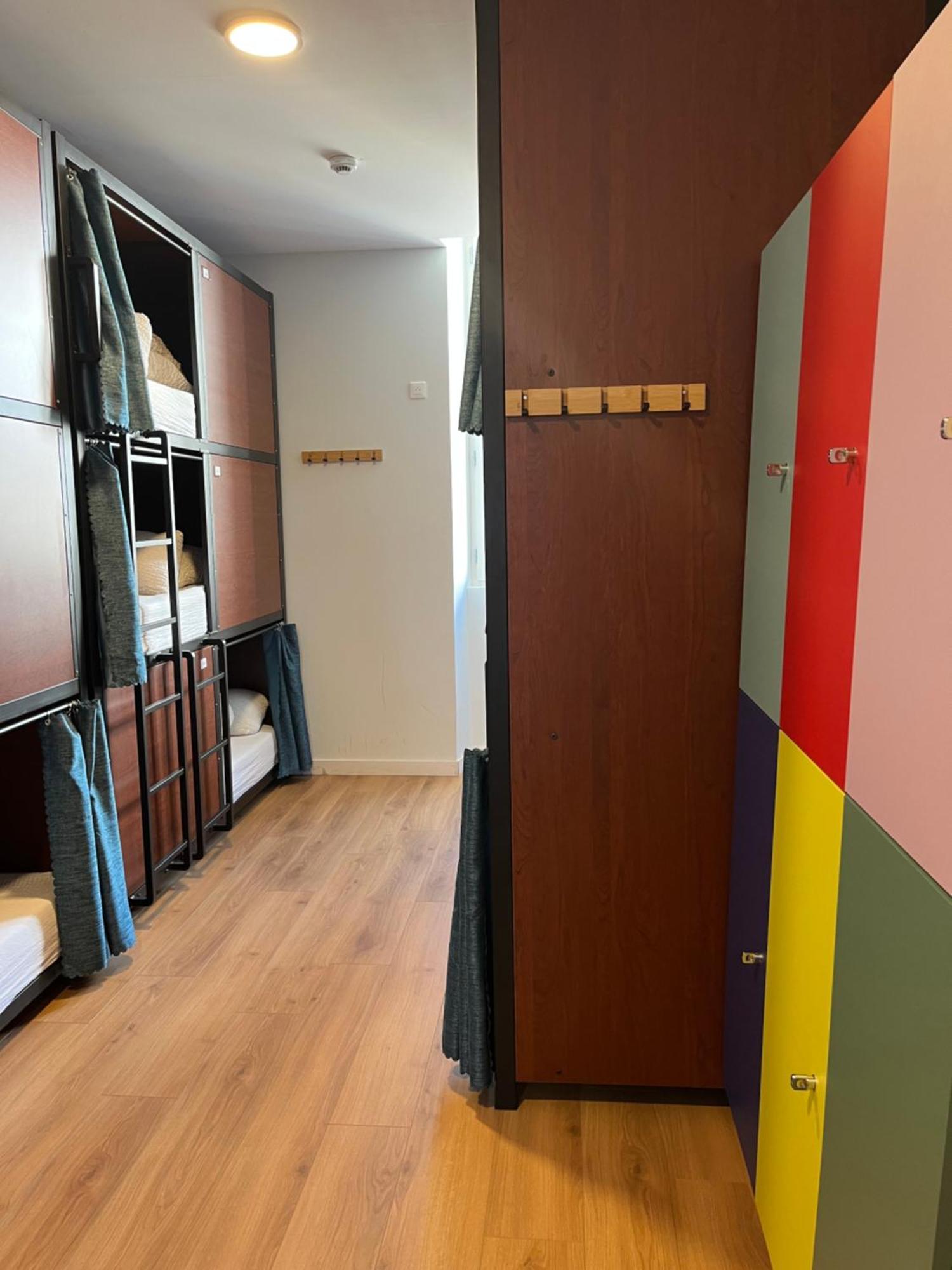 Bed in een Gemengde Slaapzaal met 6 Bedden